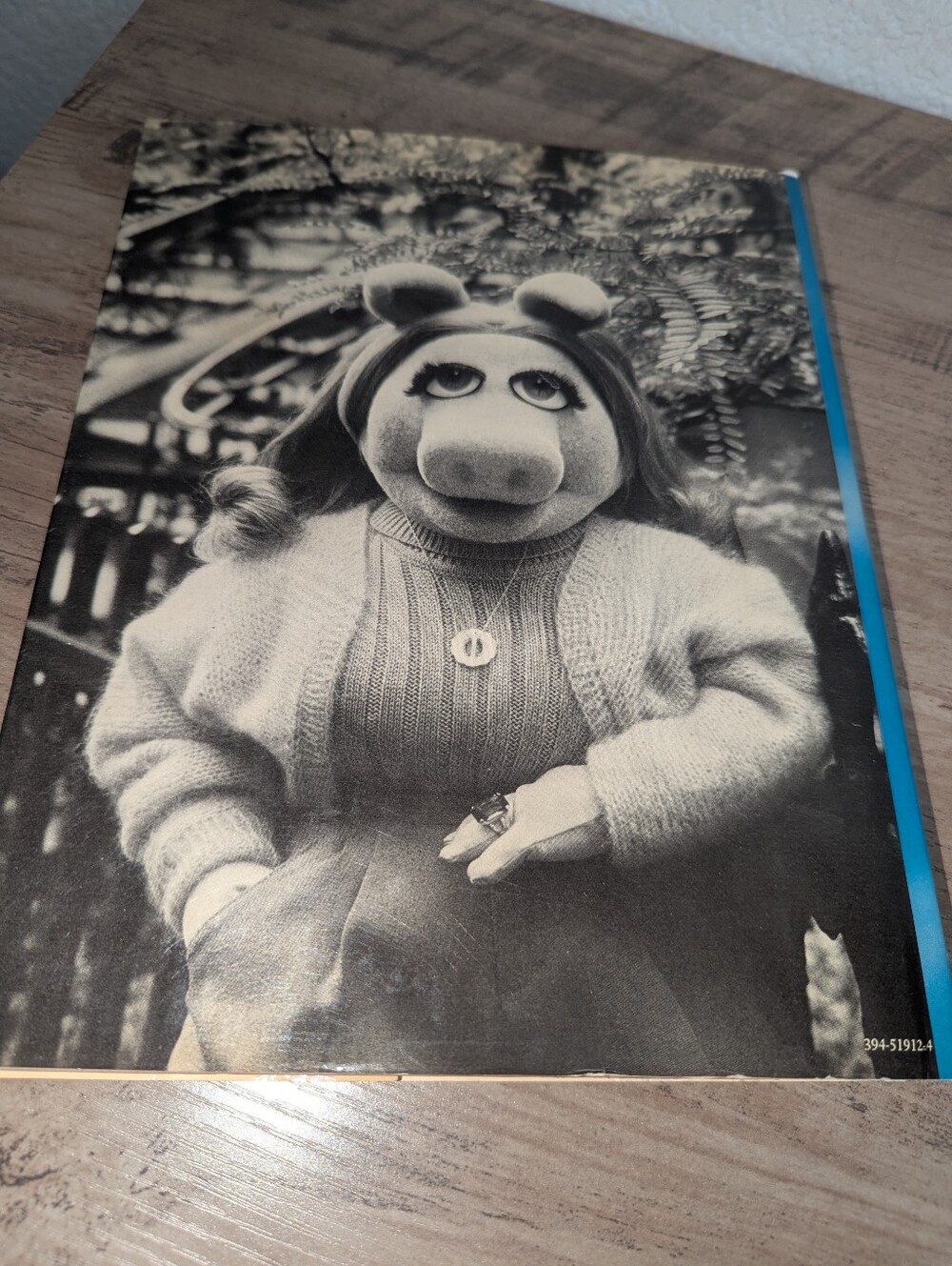Vintage 1981 Miss Piggy's Guide to Life Hardcover Book Muppets First Edition - Picture 8 of 15